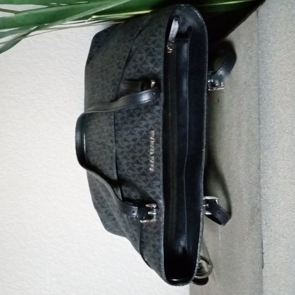 NEW - MICHAEL KORS Black Signature Jet Set Top Zip Tote Shoulder Bag. - Picture 7 of 12